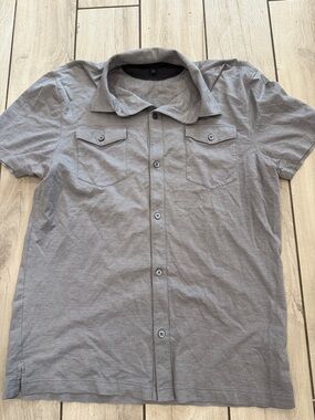 Banana republic luxury touch Short-Sleeve Button-Front Shirt size L